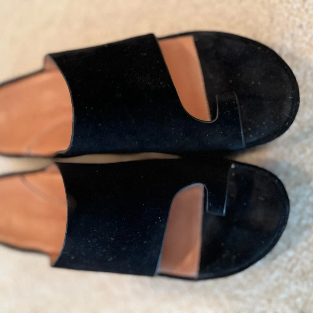 L’Amour Des Pieds Sandals